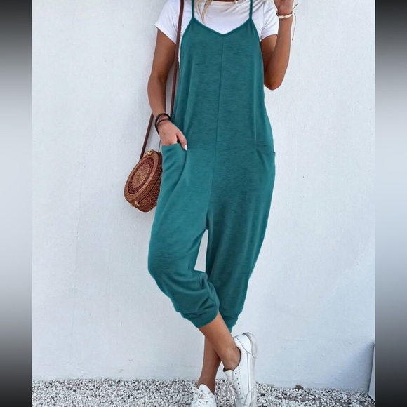 Dual Pocket Keyhole Back Jumpsuit x2 (ONE turquoise and ONE black jumpsuit) - Picture 1 of 11